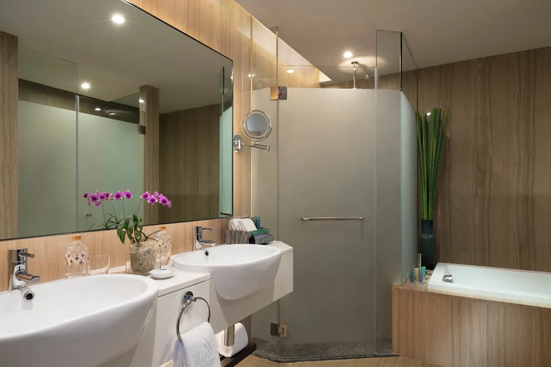 Family Room - Bathroom