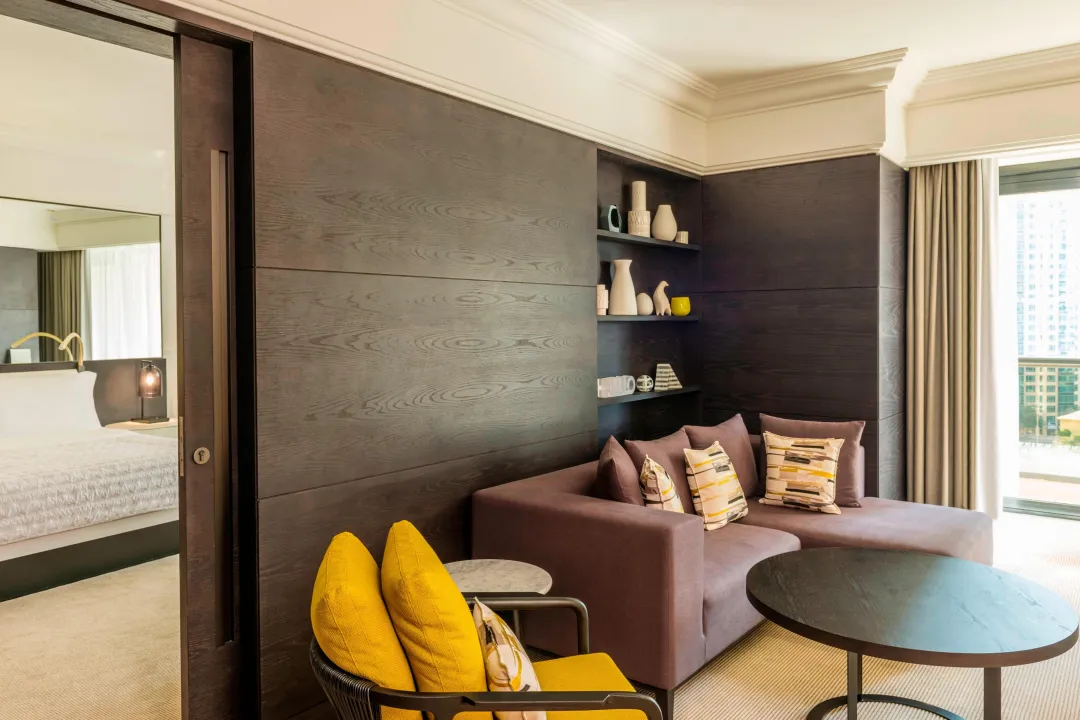 Le-Royal-Meridien-Beach-Resort-Deluxe-Junior-Suite-Living-Room