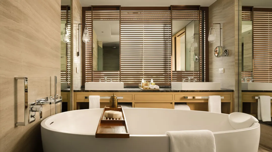 Riverfront Room - Bathroom