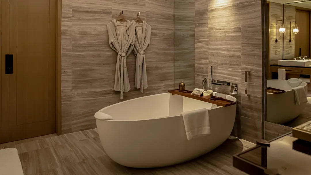 Courtyard Suite - Bathroom