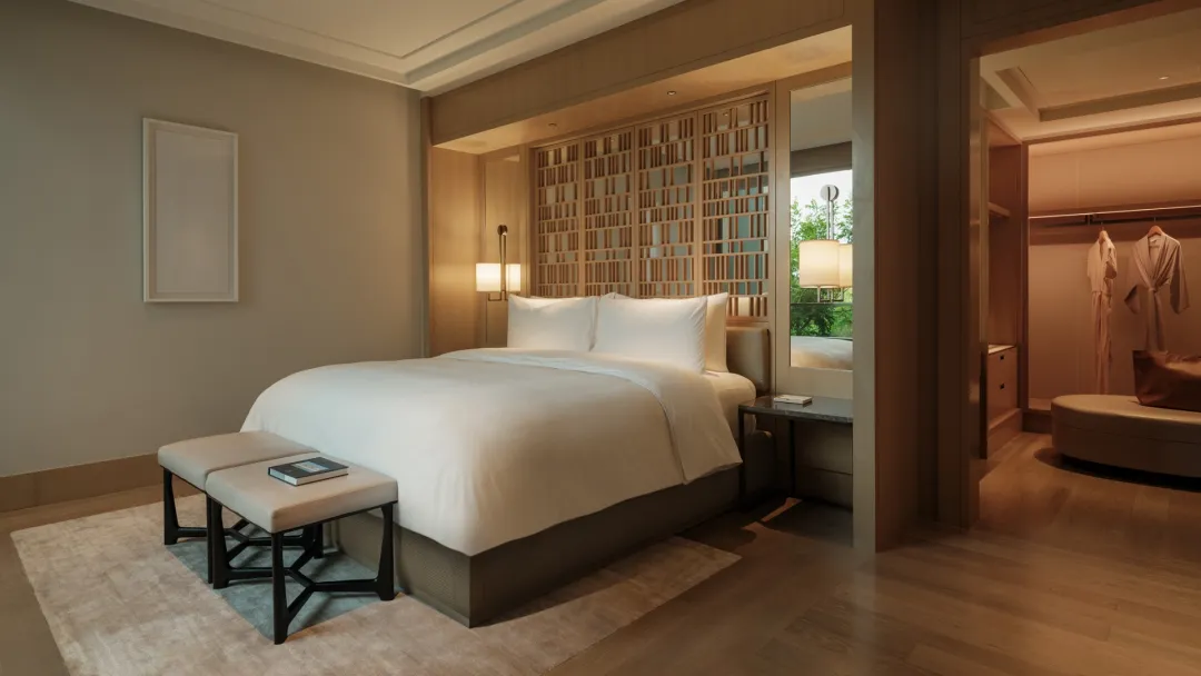 Courtyard Suite - King Bed