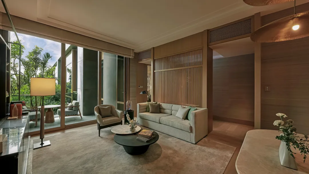 Courtyard Suite - Seating Aeria