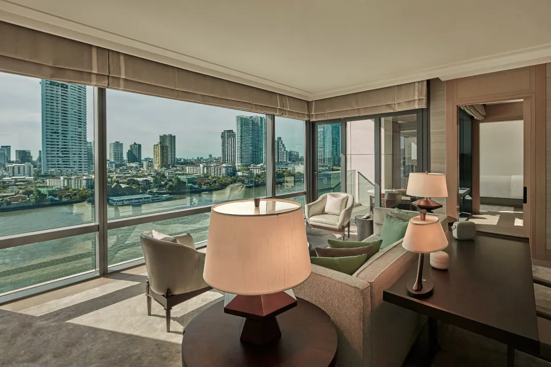 River Premier Suite - Living Room