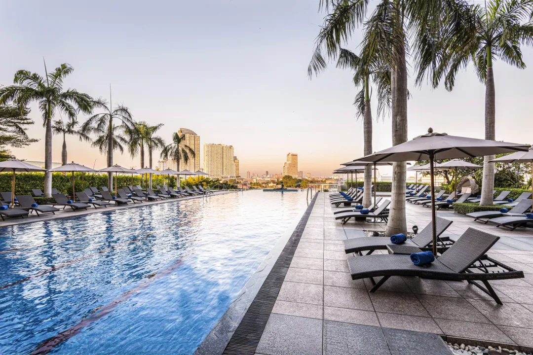 Chatrium Hotel Riverside Bangkok - Main Pool View