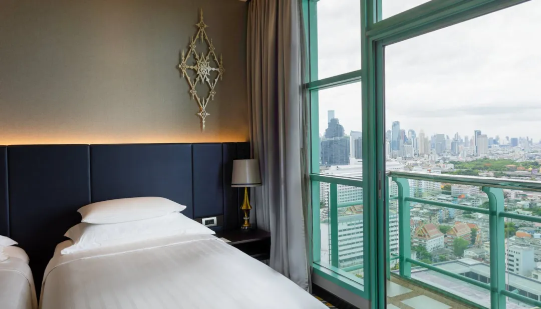 Grand Deluxe Room City View - Bedroom
