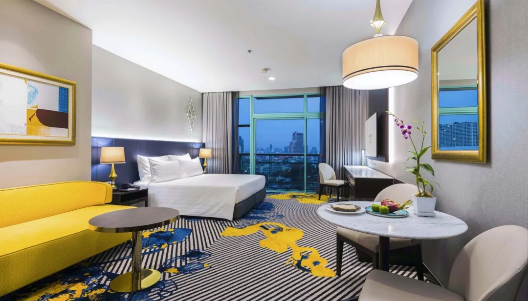 Grand Deluxe Room River View - King Bed
