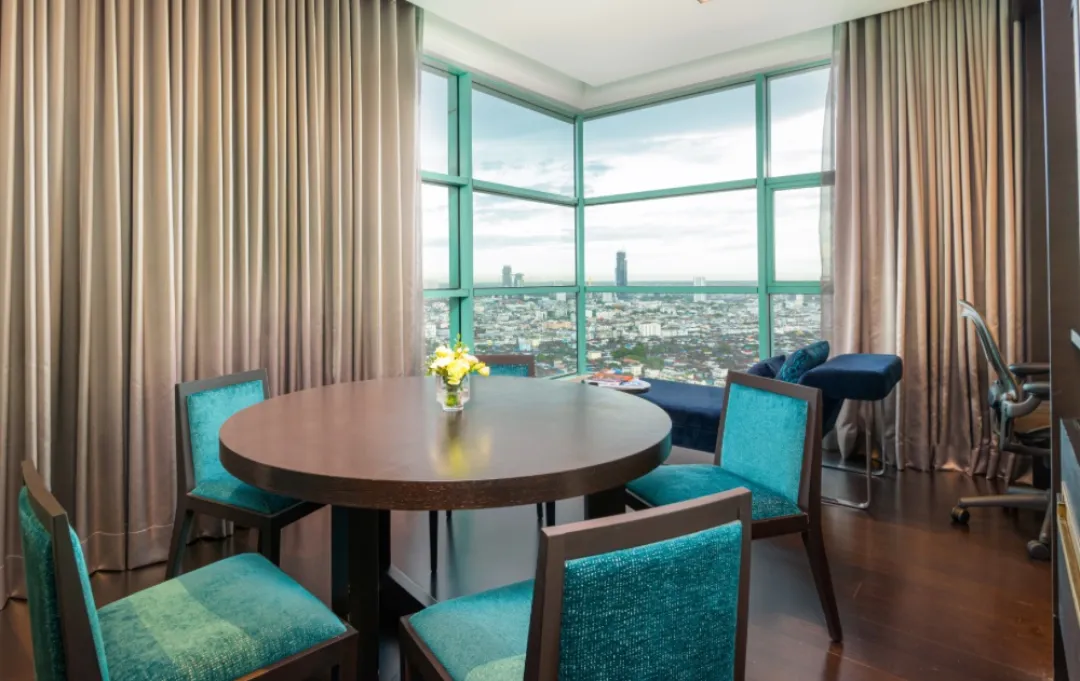 One Bedroom Premier Suite - Dining Aeria