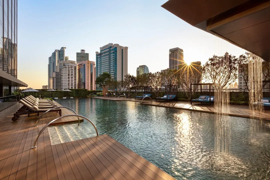 Carlton Hotel Bangkok Sukhumvit - Pool View