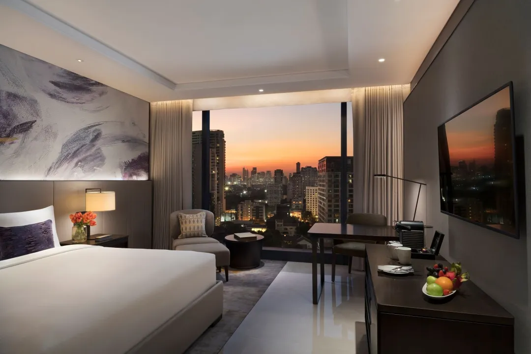 Carlton Club Room - King Bed