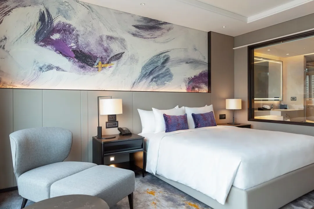 Carlton Club Room - King Bed View