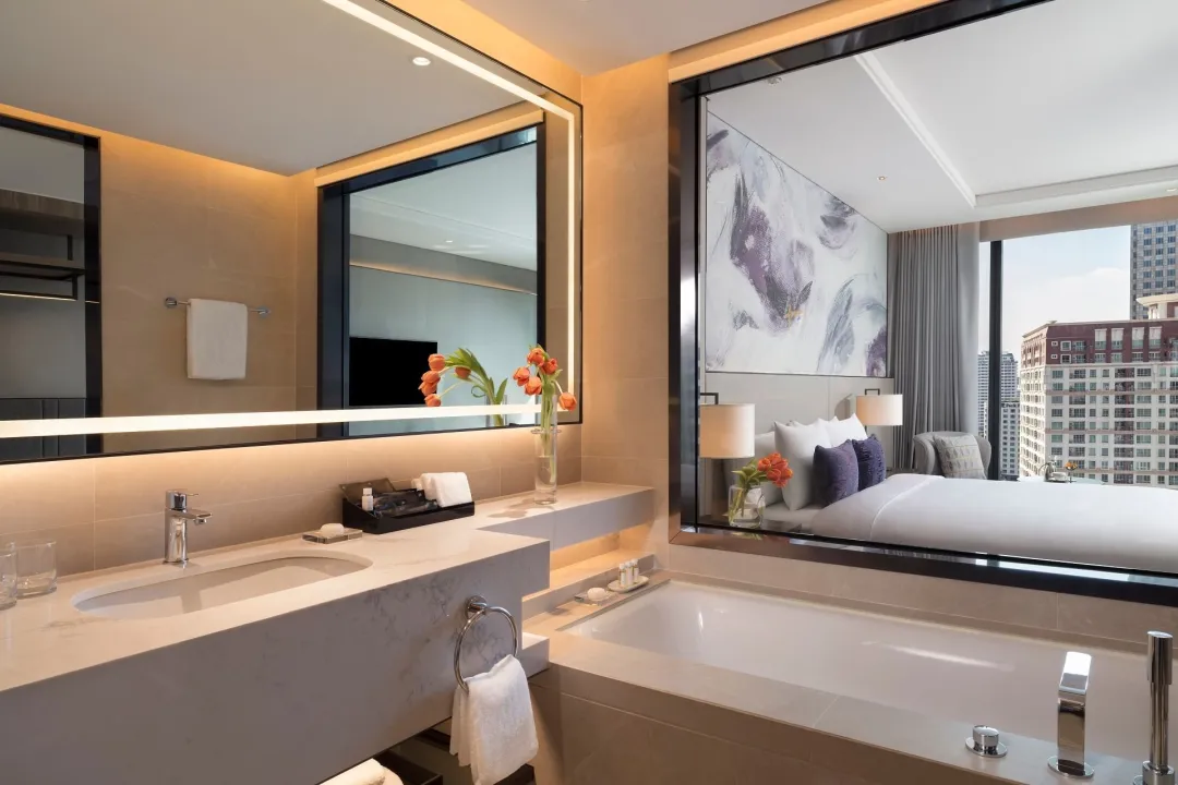 Carlton Club Room -Bathroom