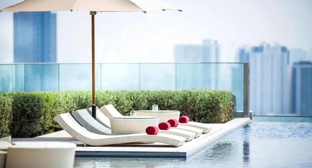 Avani+ Riverside Bangkok Hotel -Infinity Pool Lounge