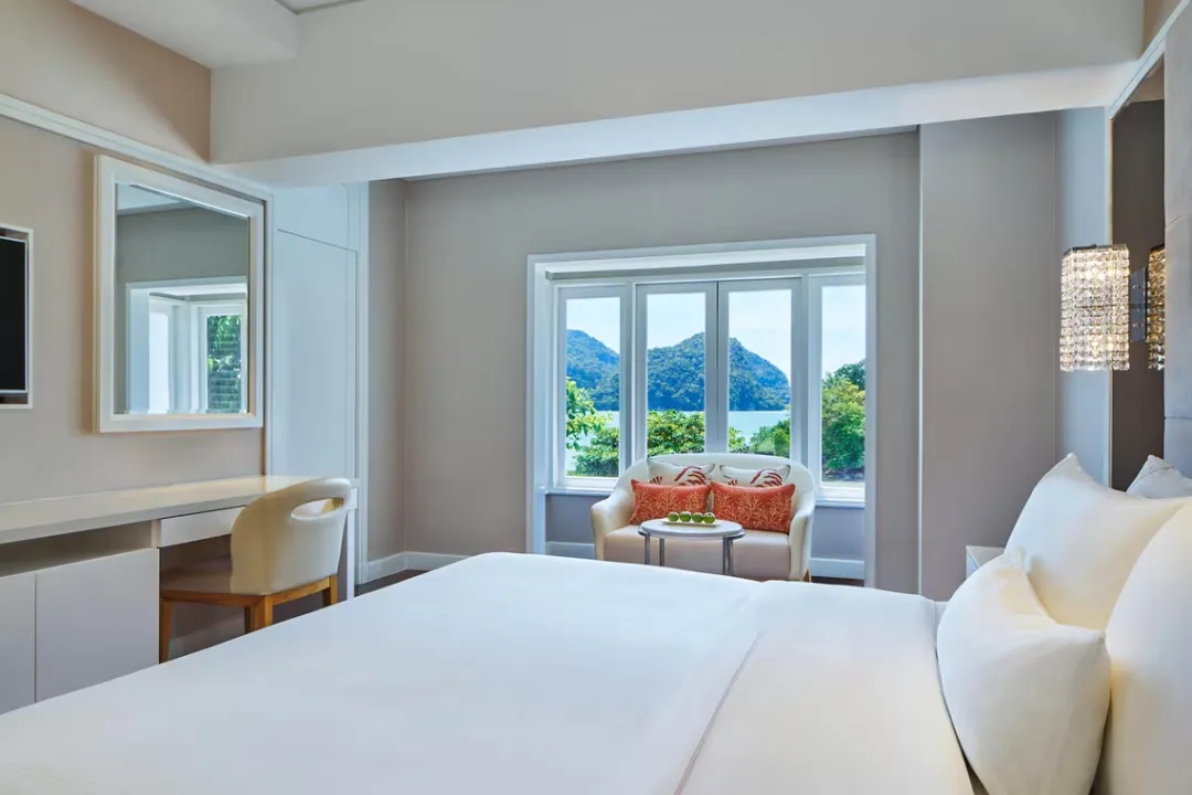 Ocean View Suite - Bedroom 