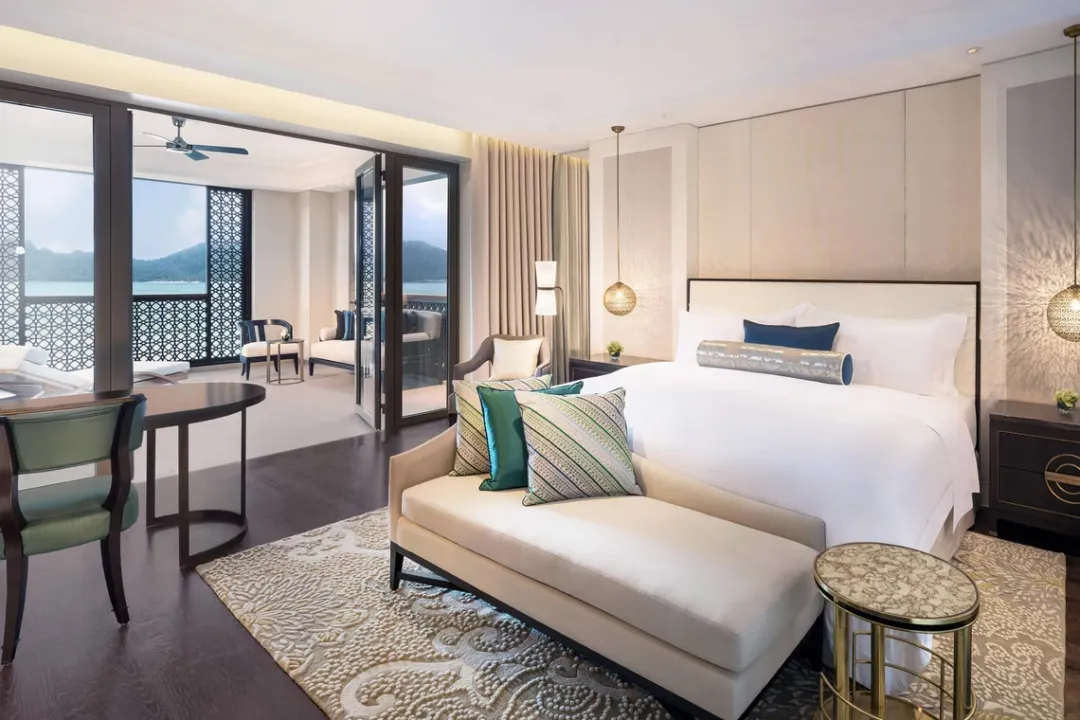 Andaman Sea View Room - King Bed