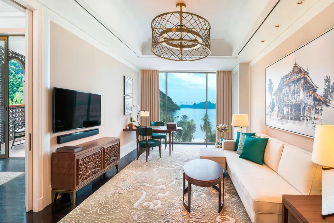 St. Regis Suite Partial Sea View - Seating Aeria