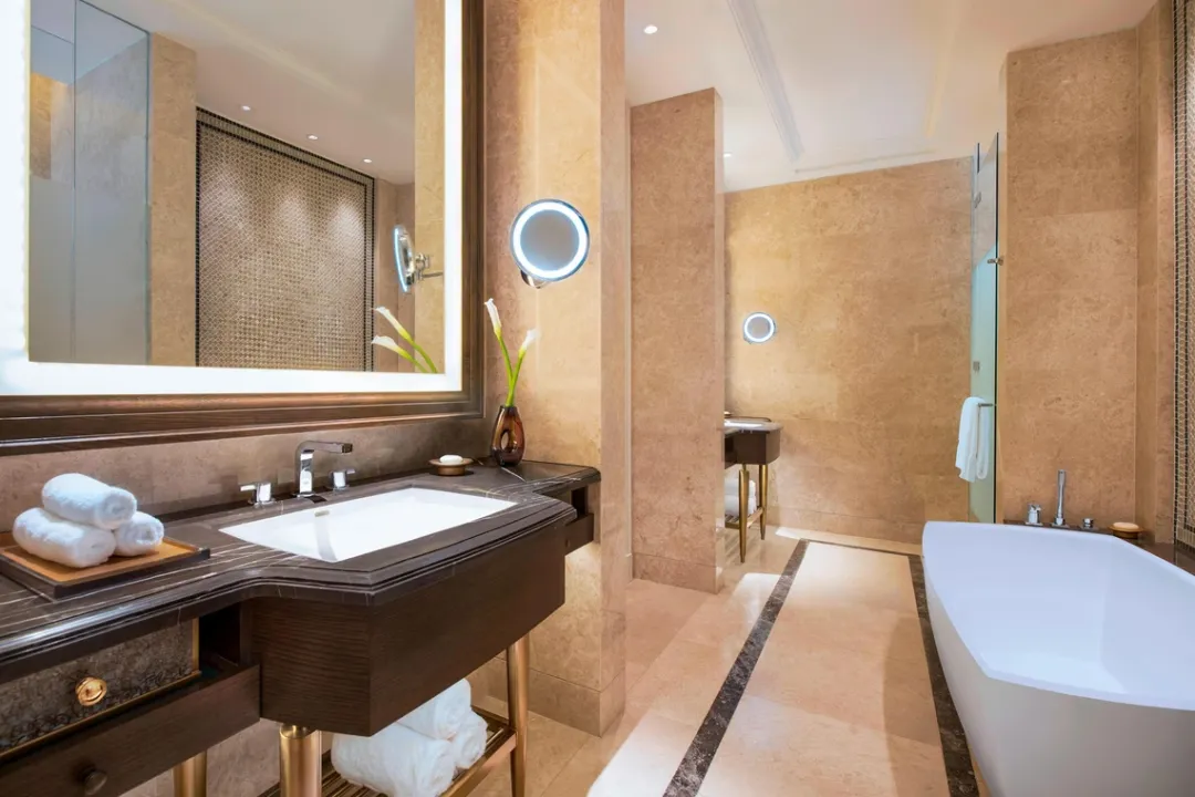 St. Regis Suite Beachfront Access - Bathroom
