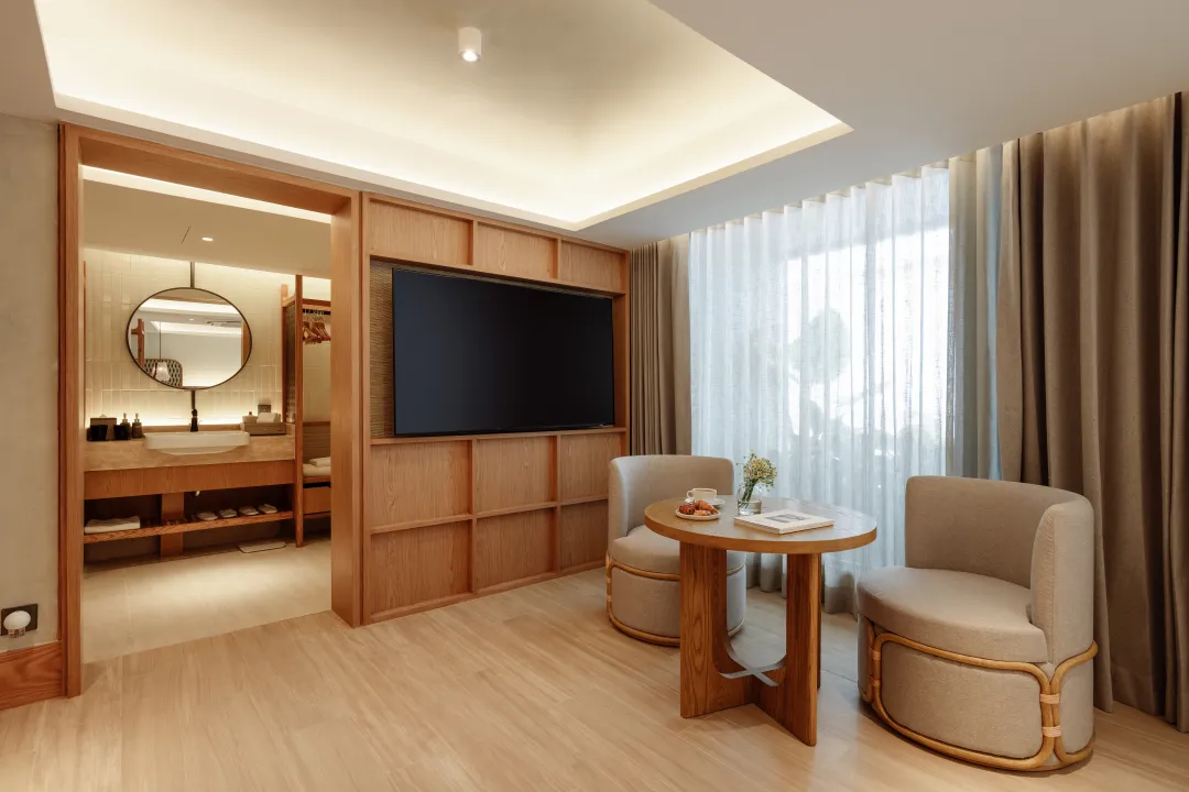 Ad Lib Bangkok - Deluxe Plus Room - Living Room