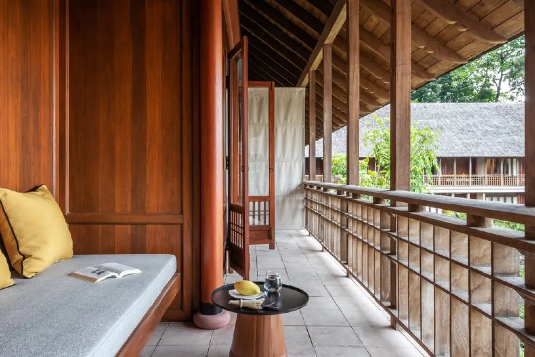 Canopy Premium - Balcony Lounge