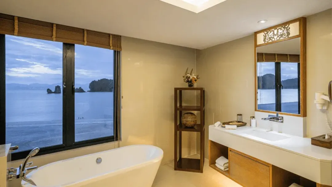 Cahaya Seaview Suite -Bathroom