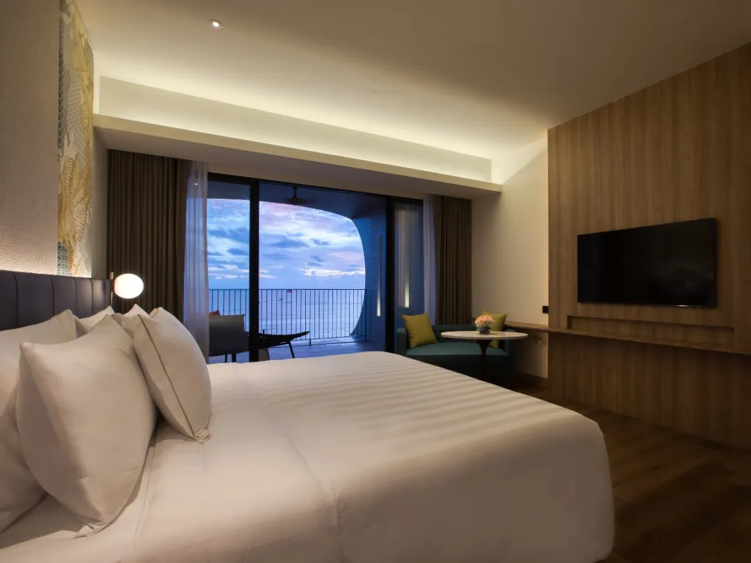 Deluxe Ocean View - Bedroom