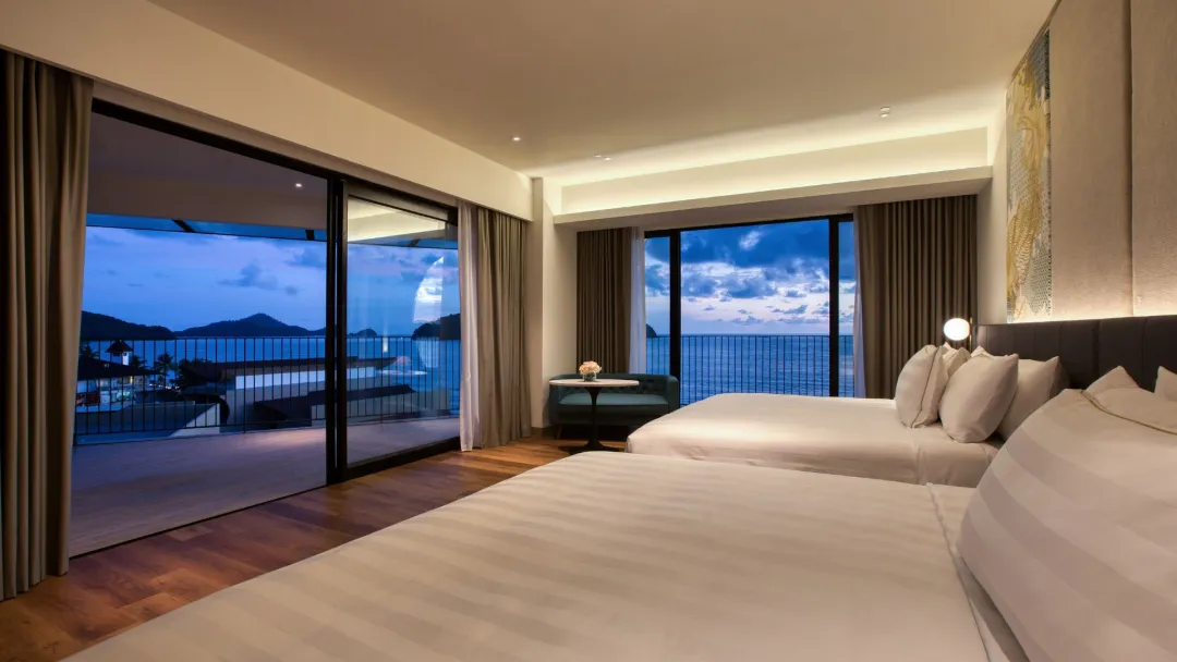 Premier Corner Ocean Room - Twin Bed View