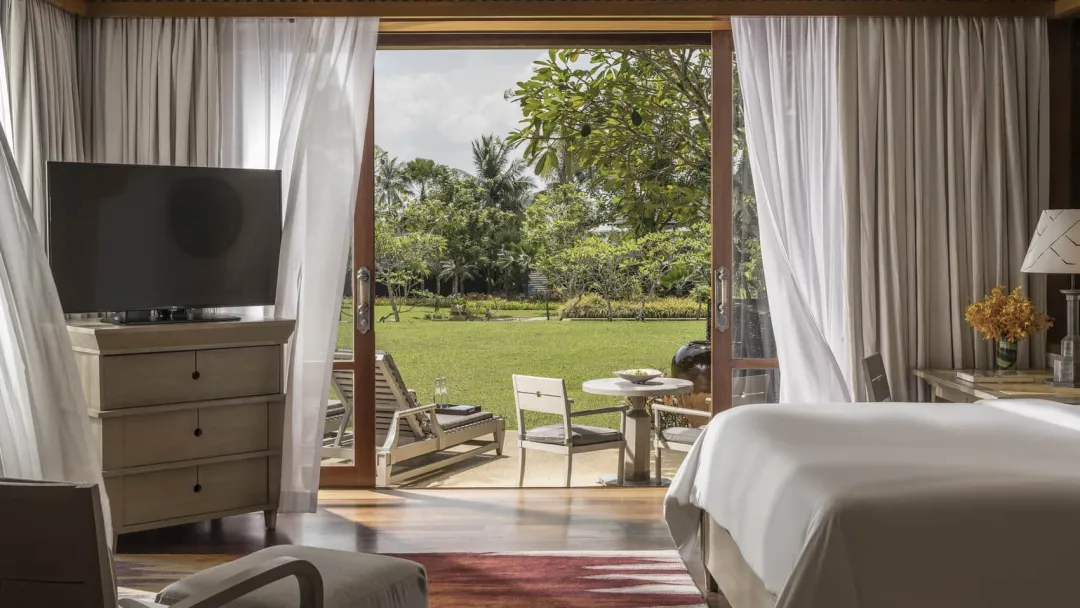 Garden View Ground Floor - Bedroom with Garden View