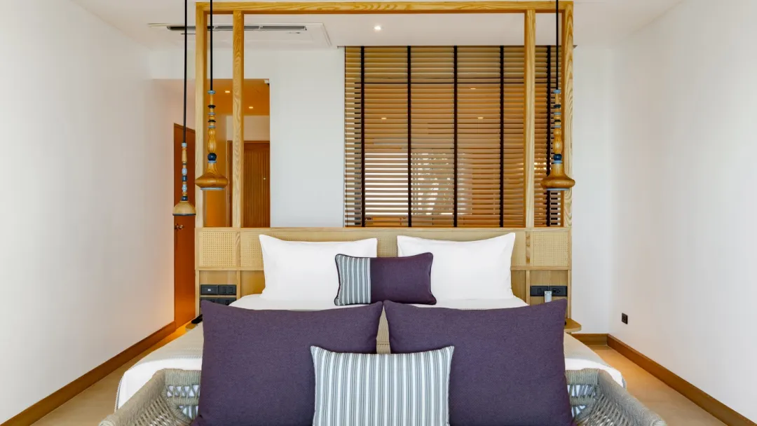 Apsara Beach Resort and Villas - Deluxe Sea View - Bedroom