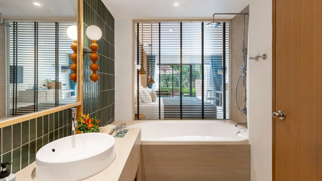 Apasara Beach Resort and Villas - Deluxe Pool Access Room - Bathroom