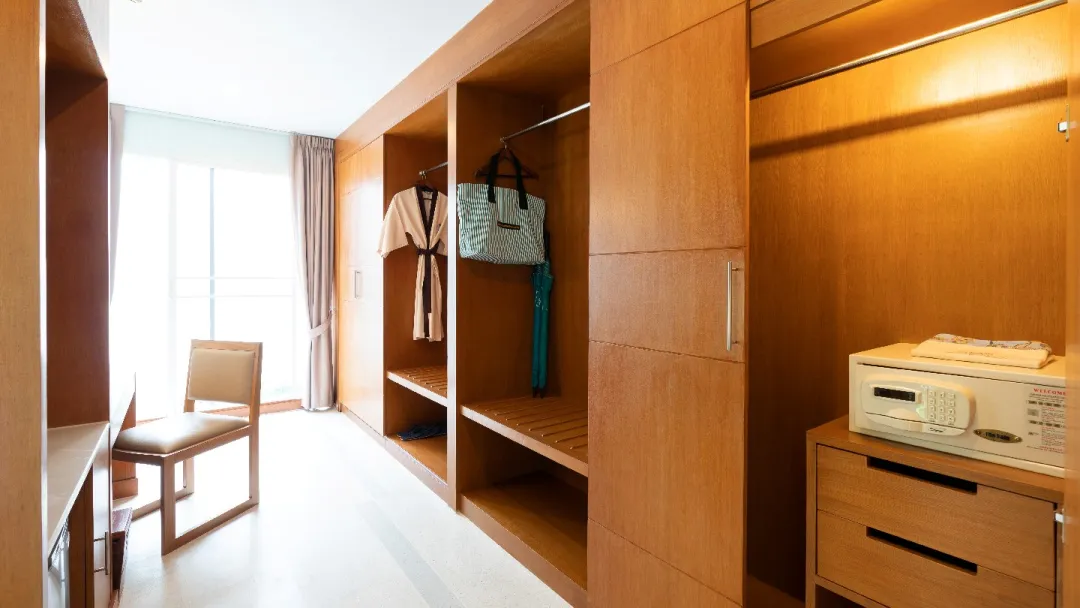 Apasara Beach Resort and Villas -Jacuzzi Villa - Closet