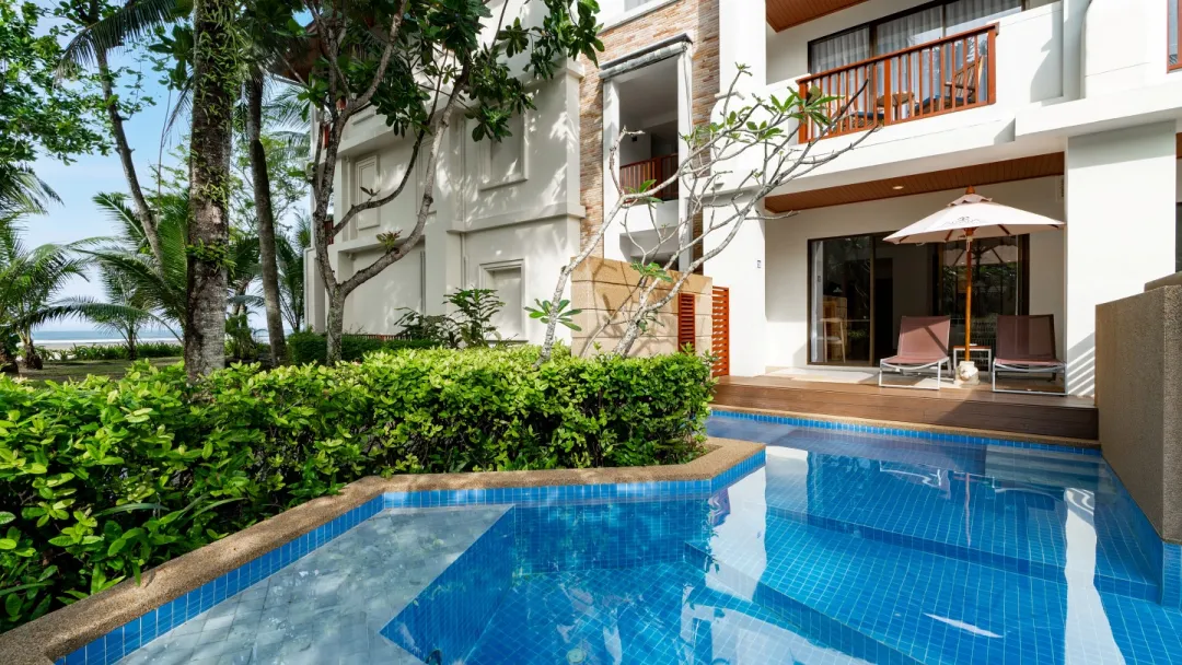 Apsara-Beachfront-Resort-and-Villas-Pool-Access-Room-Pool