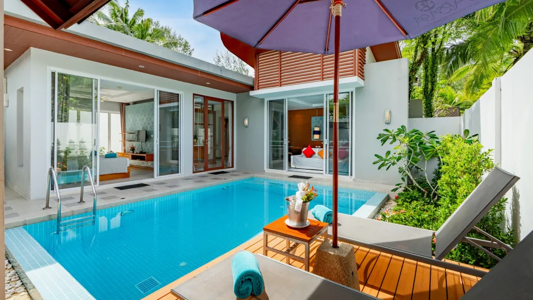 Apsara-Beachfront-Resort-and-Villas-Pool-Villa