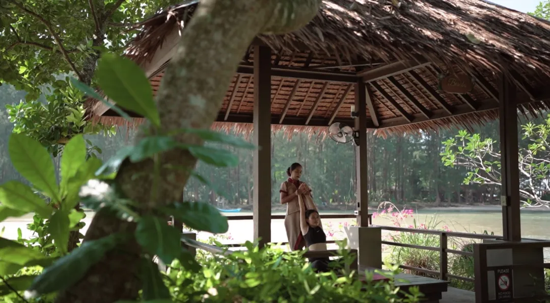 Apsara-Beachfront-Resort-and-Villas-Spa