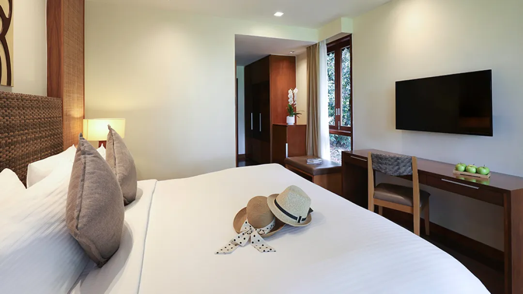 Rainforest Chalet - King Bed