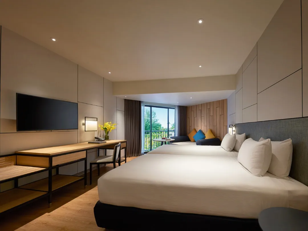 Deluxe Sea Facing Room - Bedroom