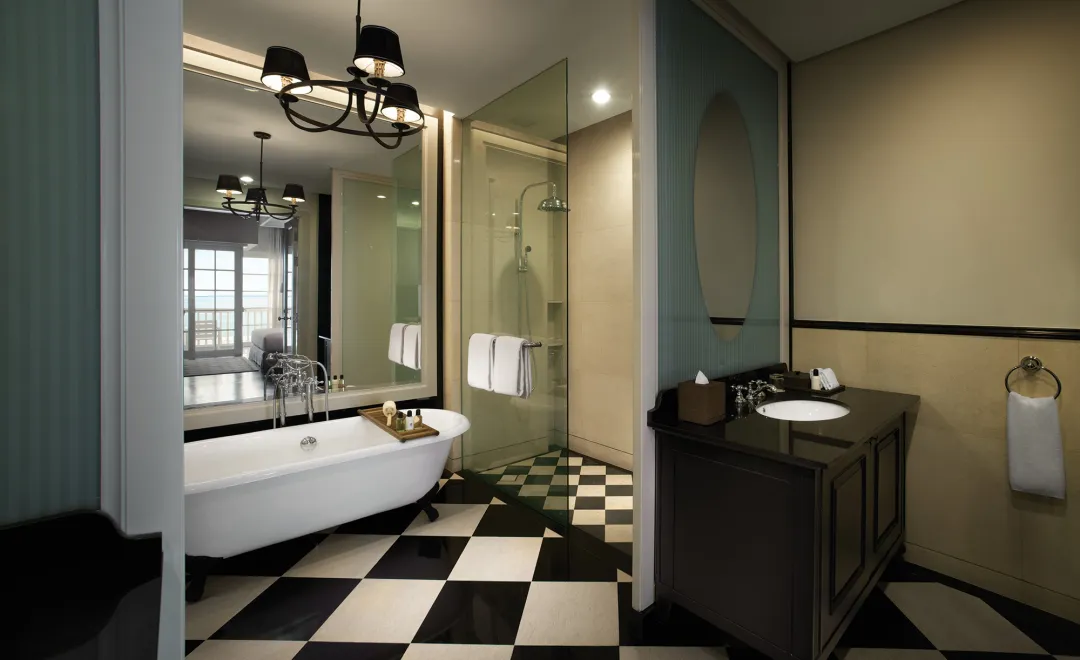 Studio Suite - Bathroom