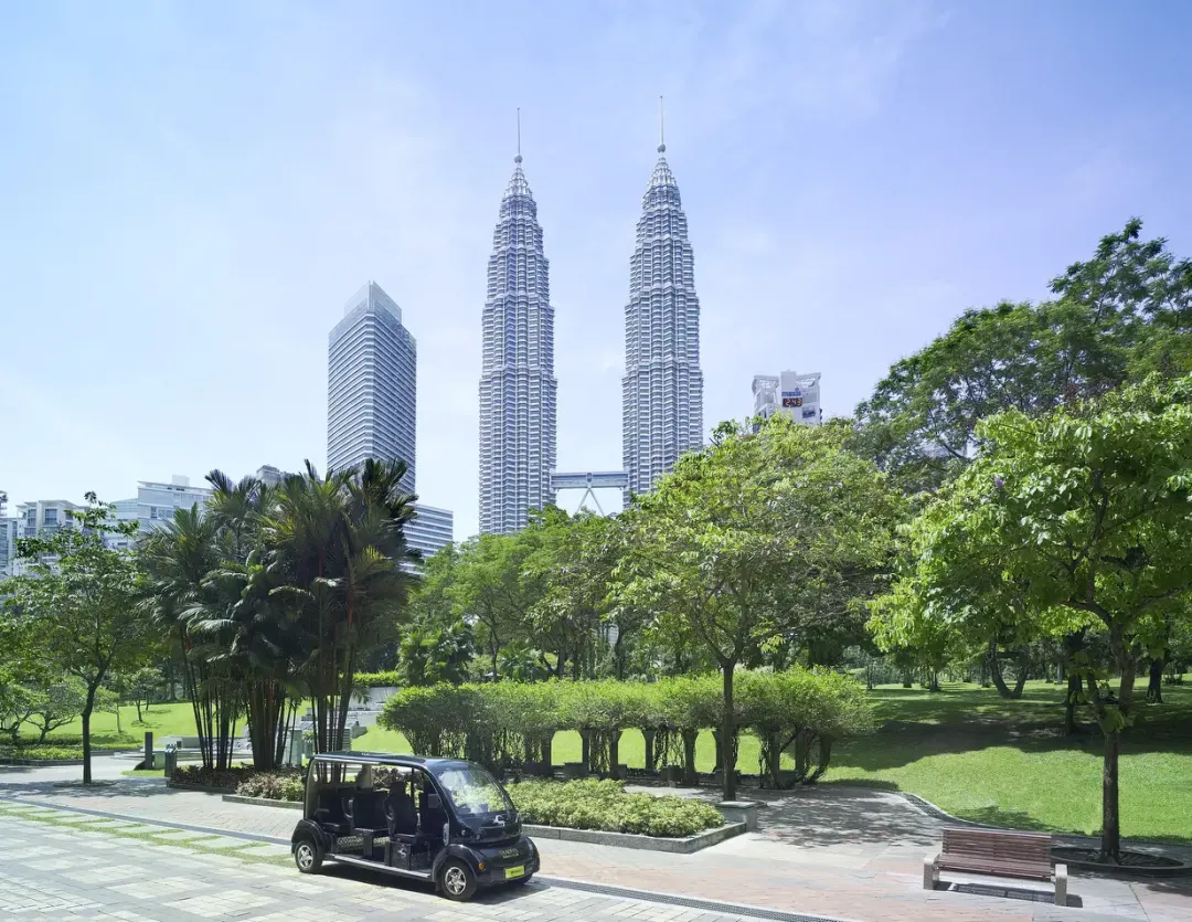 Traders Hotel Kuala Lumpur - Exterior