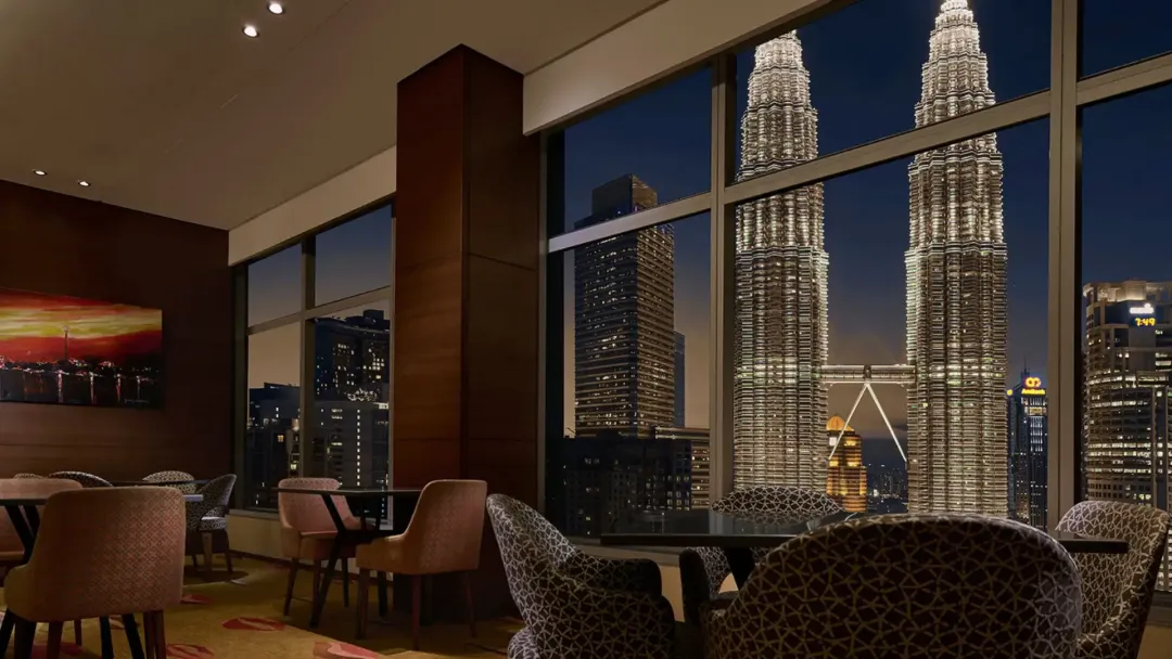 Traders Hotel Kuala Lumpur - The Clun Lounge wiht City View