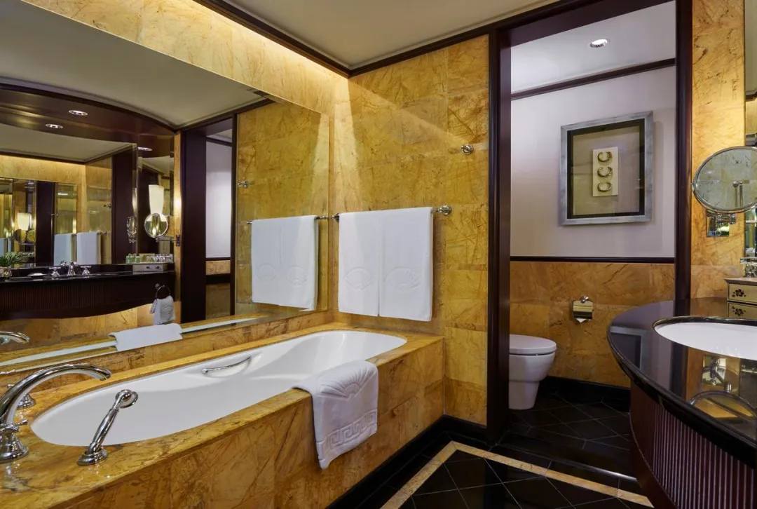Mandarin Room - Bathroom