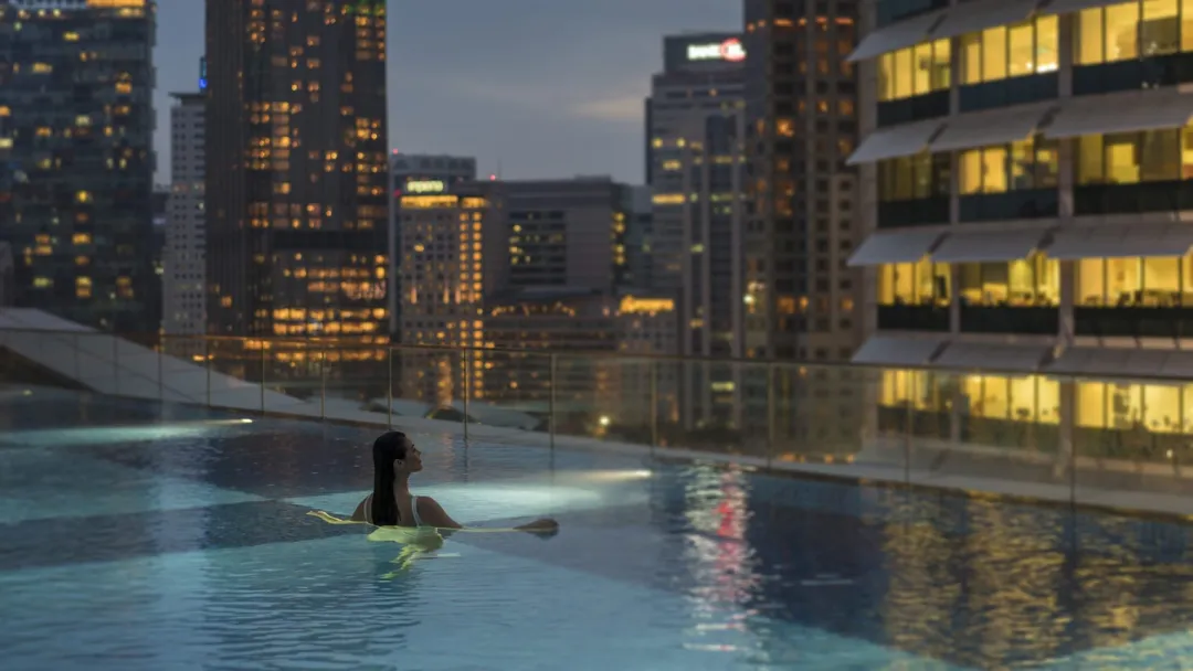 Four Seasons Hotel Kuala Lumpur - Pool View after Sunset