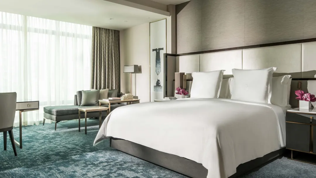 Pool Garden View Room - King Bed