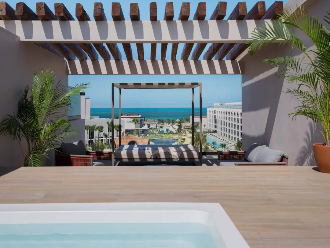 Two-Story Rooftop Terrace Suite with Private Pool - Rooftop Terrace Pool