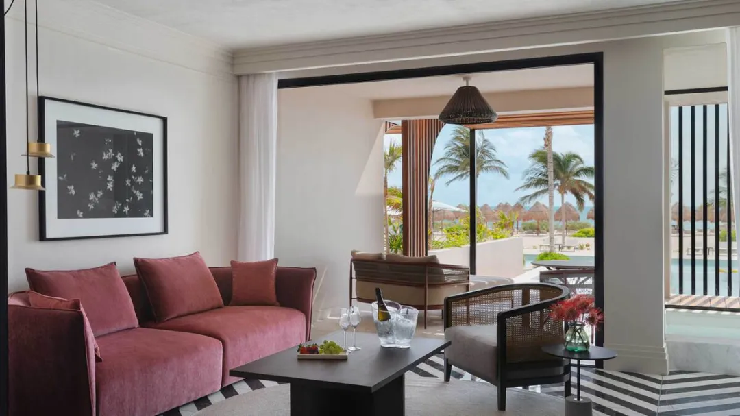 Excellence Club Beachfront Honeymoon Suite with Private Pool - Living Room