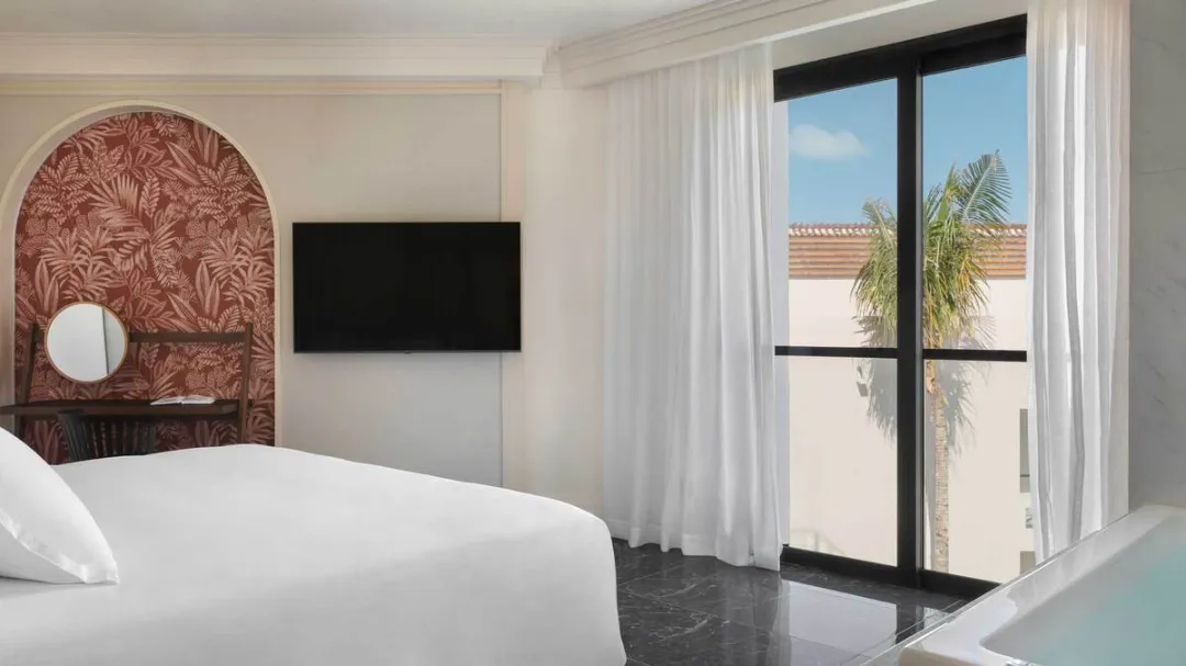 Excellence Club Honeymoon Suite Partial Ocean View - Bedroom