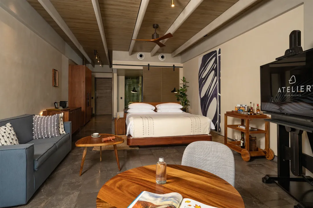 Inspira Junior Suite Swim Out - King Bed