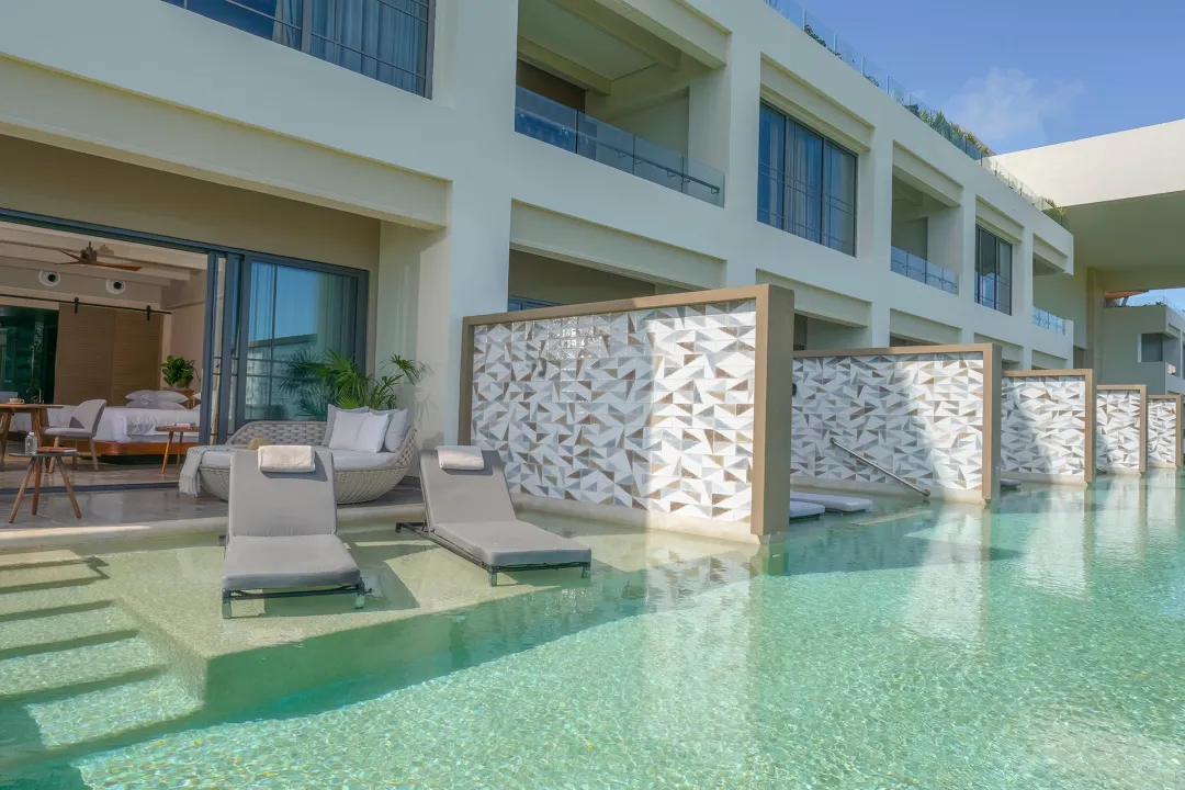 Inspira Junior Suite Swim Out Ocean View - Pool View