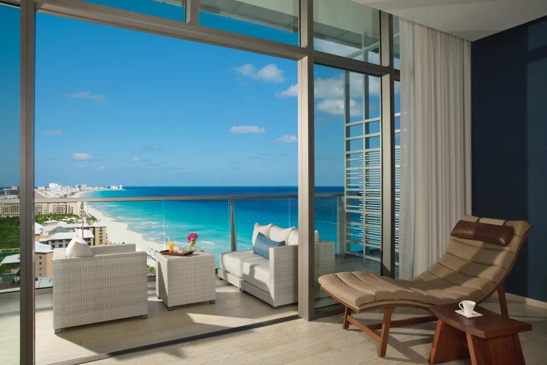 Junior Suite Ocean View - Balcony Lounge