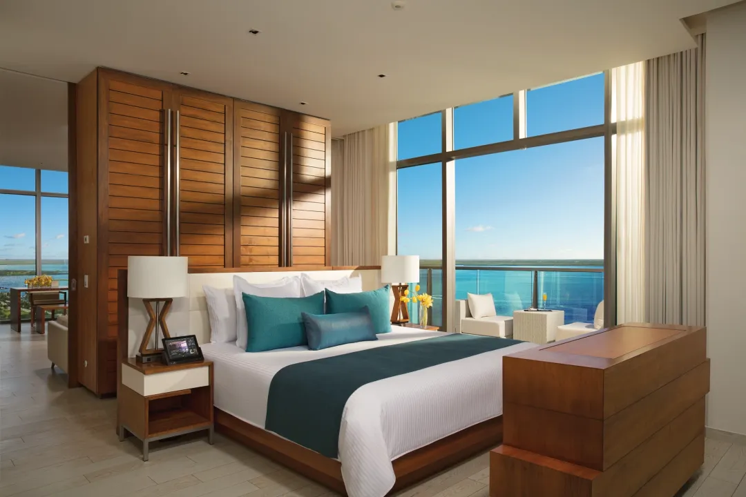 Master Suite Ocean View - Bedroom
