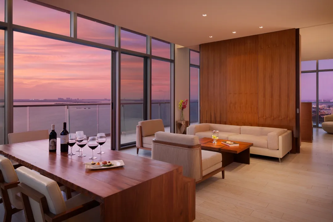 Master Suite Ocean View - Living Room