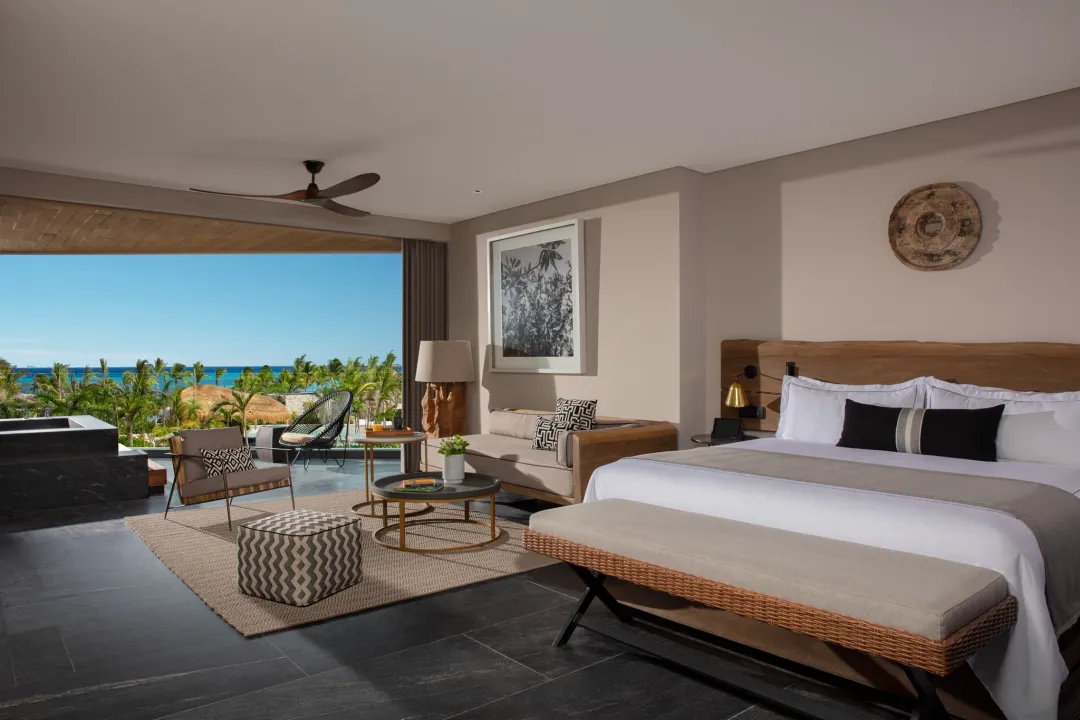 Signature Suite Tropical View - King Bed