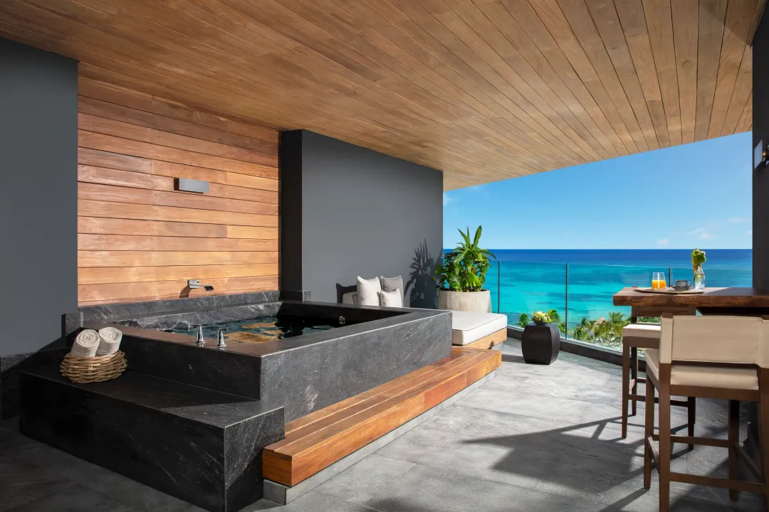 Master Suite Ocean View - Balcony BathTub